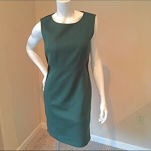 Tahari size 6 green and black Ponte dress